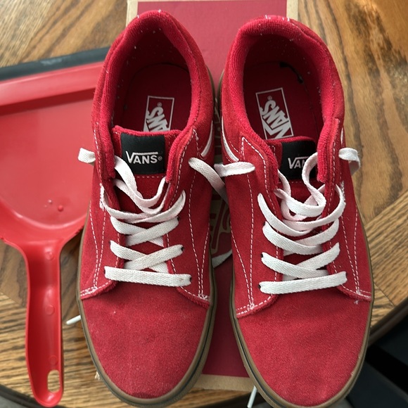 Vans seldan big kids size 6 skate shoe red excellent like new condition - Picture 2 of 3